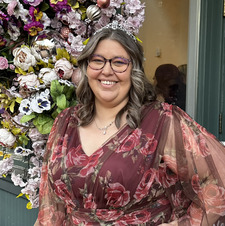 Angela (introvert_reads_romance)