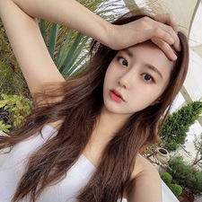 Hoàng Châu  Linh