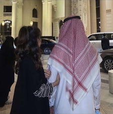 الروائية  فاطمه 