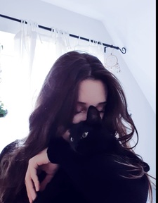 ･ﾟ✧♘Bella♘✧･ﾟ  