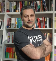 Reza Babakhanloo