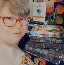 Haley (QuakingInMyBooks)