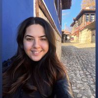 Десислава Николова