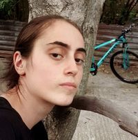 ანი აბაზაძე