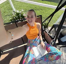 lex loves reading :)