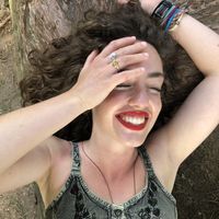 Ελένη Καρατσίκη