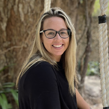 Leslie C