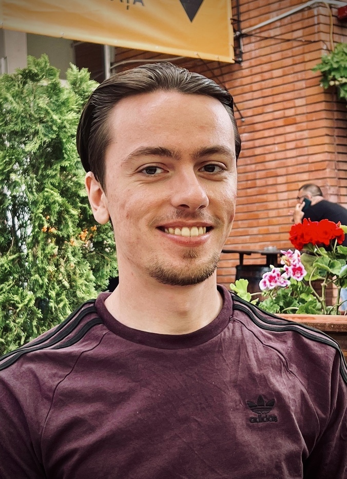 Goodreads profile picture for @rares