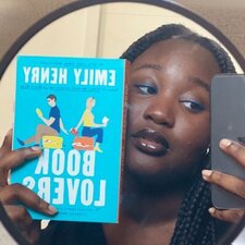 Nouria (readsforarainyday)