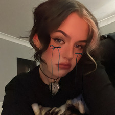 bella ‧₊˚⭑彡