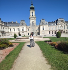 Alexandra (readbysanii)