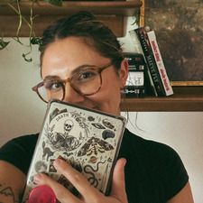 elli ⛧ yourspookymom