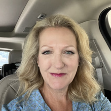 Leslie  Landry