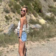 Никол Николова