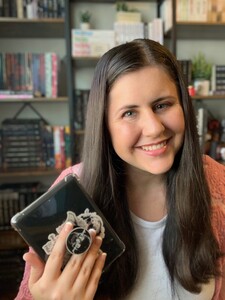 Mikayla (What.Mik.Reads)