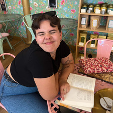 Andréa Flying To The Words