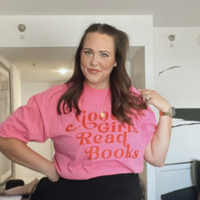 Megan (meglivestoread)