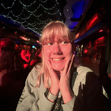 halle! &#x1f48c;&#x1f33b;&#x1faa9;&#x1f352;