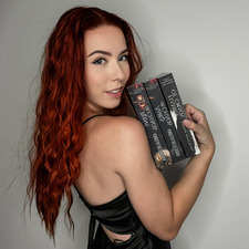 Blooms Bookshelf ~ Annika