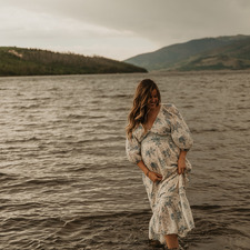 A. &#x1f9dd;&#x1f3fc;‍♀️✨&#x1f90d;