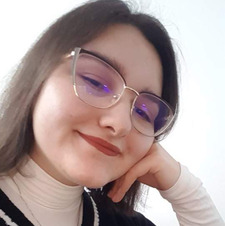 Roxana Suster