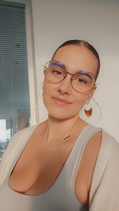 Nina Ri.
