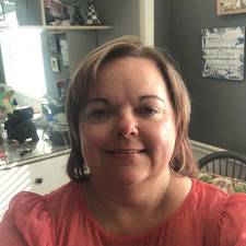 Christy (crape.bitesandbooks)