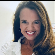 Lisa McLain