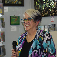 Lois Hannam