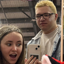 ellie (elysiajoycebooks)