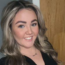 Caitlin Robertson
