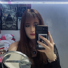 charli ✧･ﾟ: *✧･ﾟ