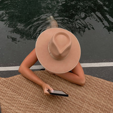 K E N Z I E  G R O U L X