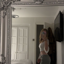 chloe🦈