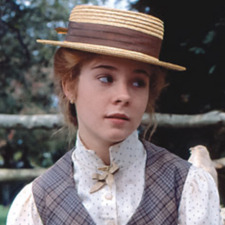 emma sheehan ೃ⁀➷