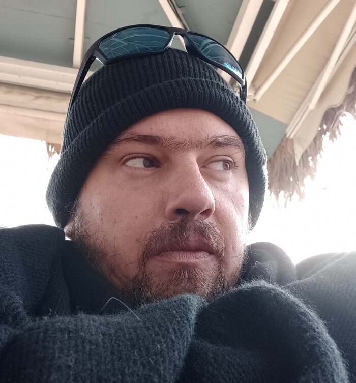 Goodreads profile picture for @disguise