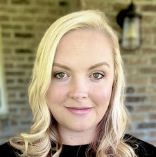 Maggie  Davis