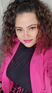 Камелия Николова