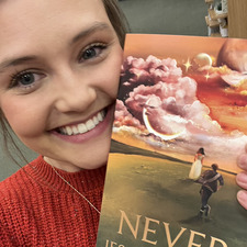 jadyn (jaysbookshelf_)