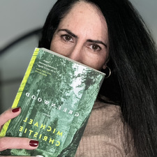 Jenny (Readingwhilemynailsdry)