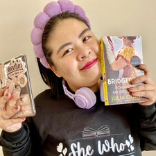Elyvia (eliv_bookstagram)