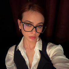 Chloe 