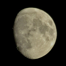 bella ⋆｡°✩₊☾₊✩°｡⋆