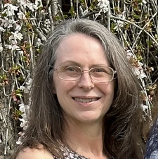 Sharon Loves to Read