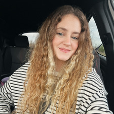 María León