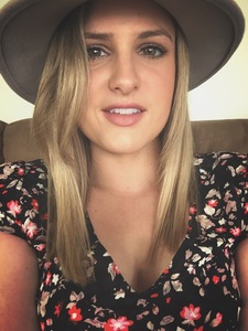Mia