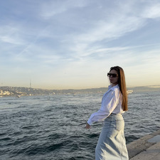 Стефани Николова