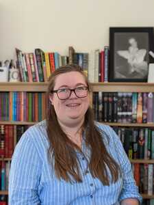 Jasmine - The Librarian's Bookcase