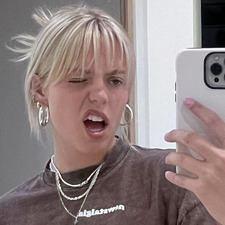 ava ୭ 🫧 ✧ ˚. ⊹ 🎀