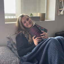 Jess || caffeinatedonbooks